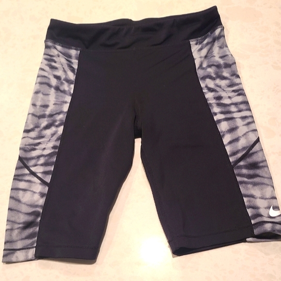 Nike Dri-Fit Biker Shorts Black with Grey Tie Dye, Girls XL, 14-16 - Picture 1 of 8